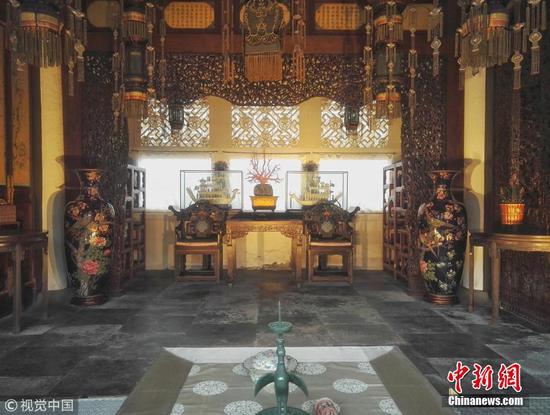 Palace of Gathered Elegance illuminated to improve visitor experience
