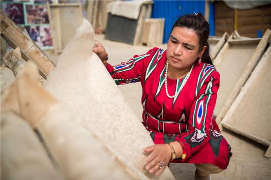 Xinjiang mulberry paper revived in contemporary painting