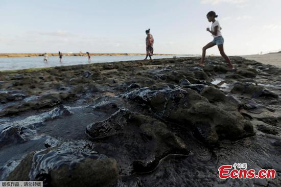 Oil spill becomes new environmental crisis for Brazil