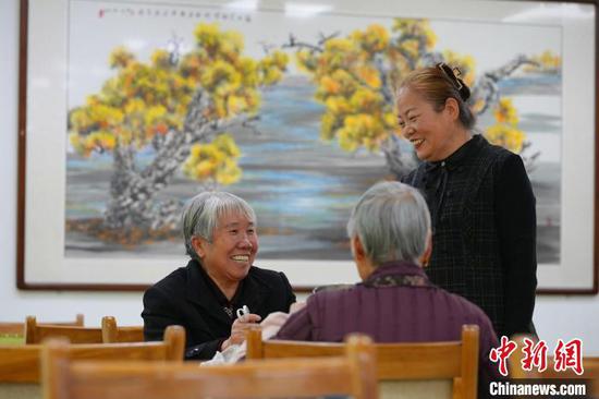 （新春走基层）探访新疆兵团基层养老院：康养娱乐主导 细微处呵护