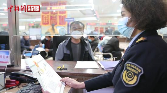 新疆巴楚县：政务服务高效率 惠企利民获好评