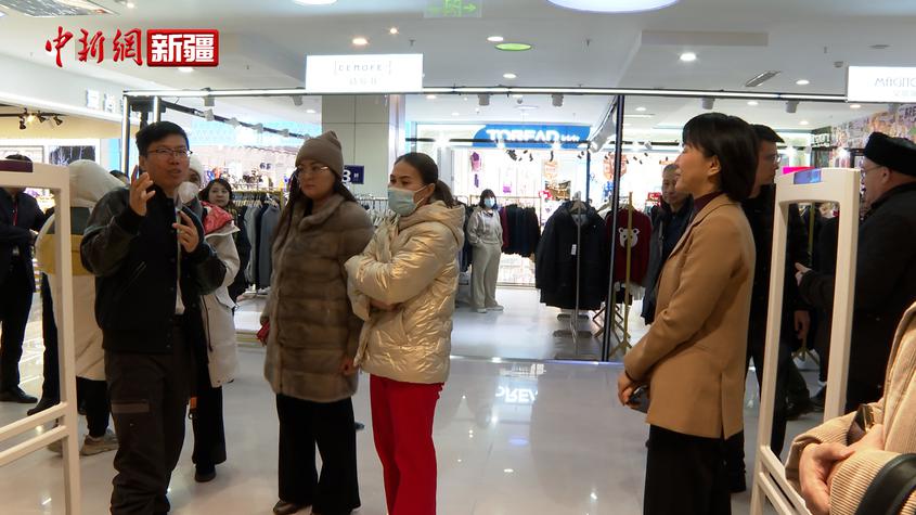 中亚及俄罗斯媒体人参访乌鲁木齐德汇万达