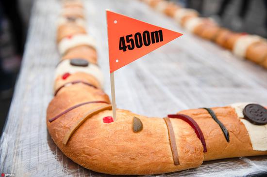 4,500-meter-long bread breaks world record
