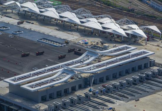 Two freight ports under construction in Hainan