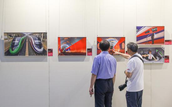Photo exhibition on China-Laos Railway opens to public